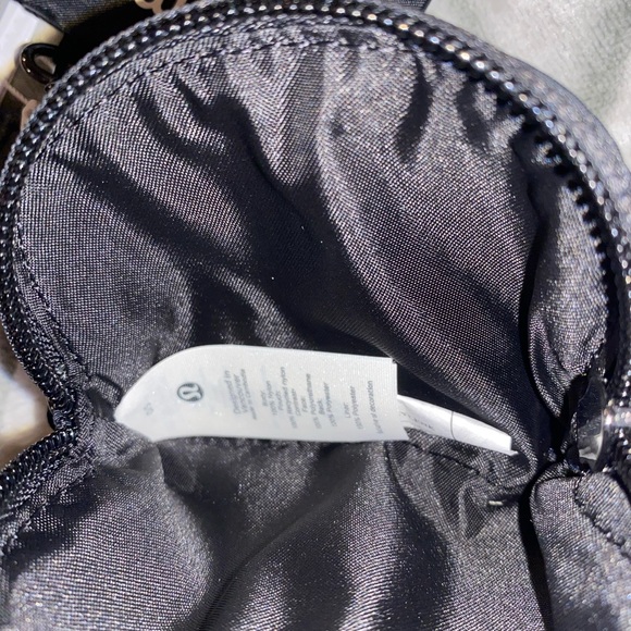 NEW LULULEMON Dual Pouch Wristlet - Picture 11 of 16